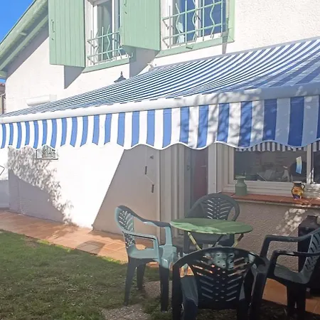 La Au Fond Du Jardin Nyaraló