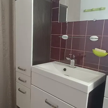 La Au Fond Du Jardin Nyaraló *