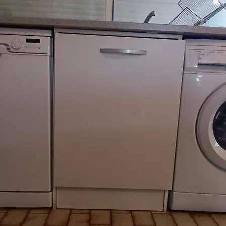 La Au Fond Du Jardin