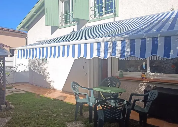 La Au Fond Du Jardin Tatil Evi