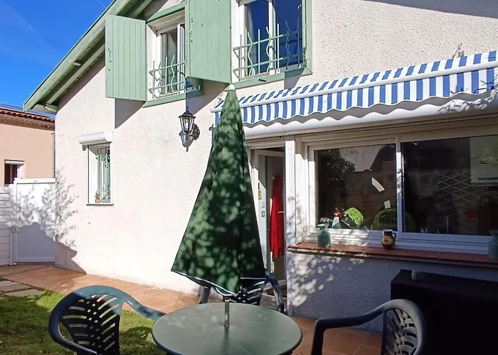 La Au Fond Du Jardin Ferienhaus